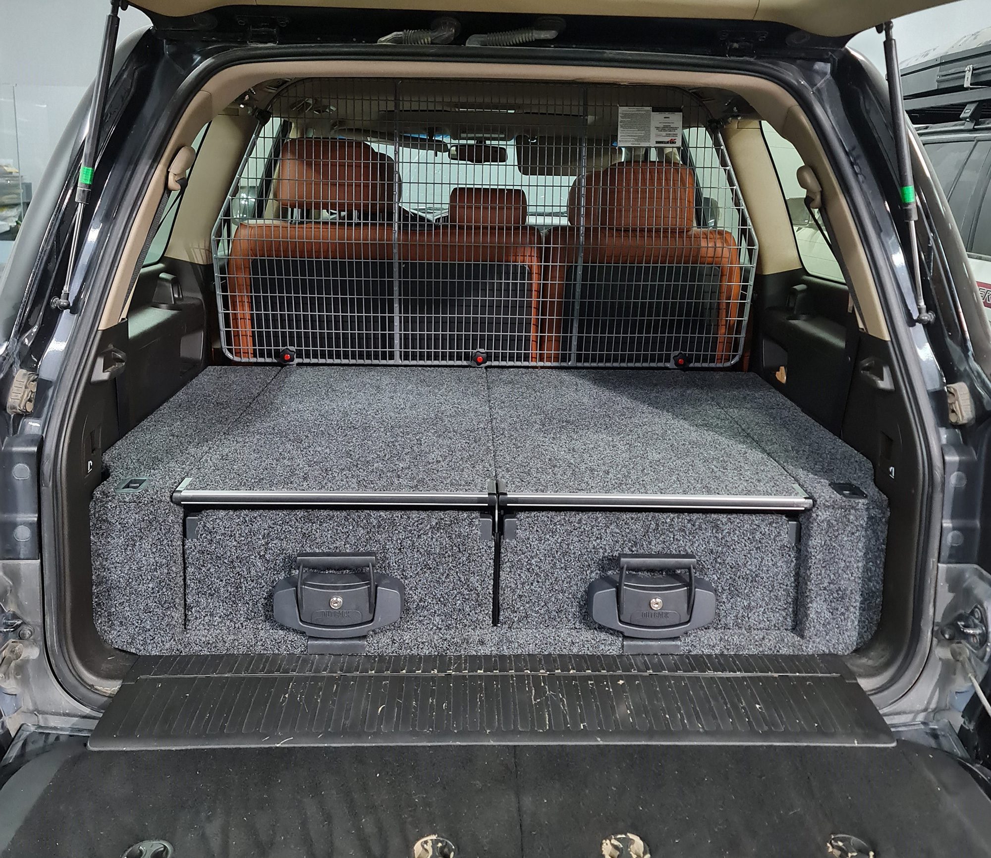 OB200GX LC200 GX 5 SEATER BARRIER - Image 1