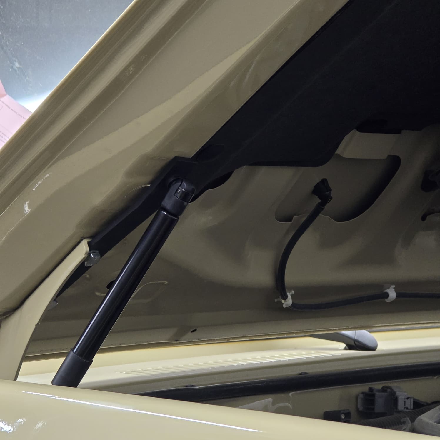 WhatsApp Image 2026-07-19 at 3.13.17 PM Hood Support Struts for Landcruiser 70 Series - Image 1