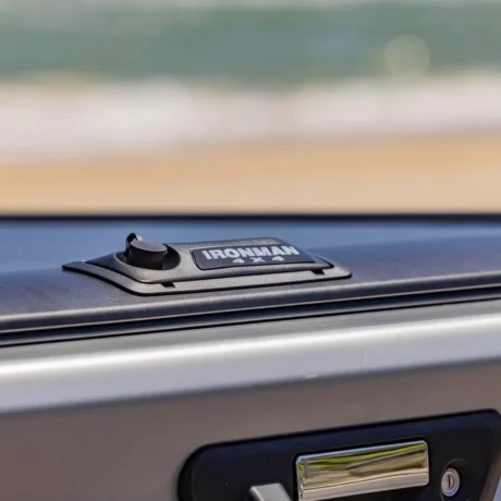 Slide-Away Manual Aluminium Tonneau Cover