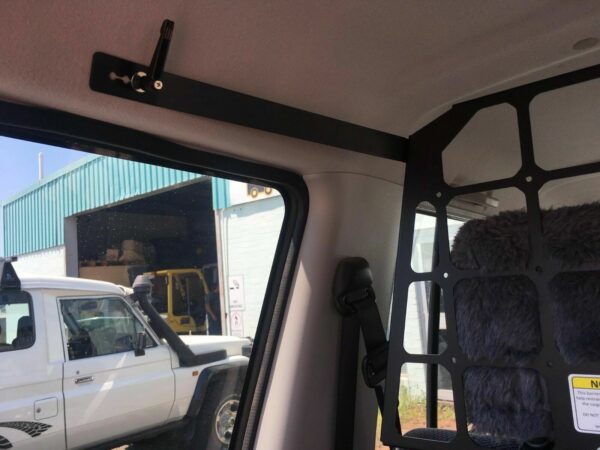 LC76 Light Cargo &amp Pet Barrier