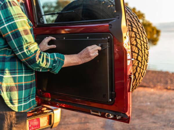 LC76 Rear Door Drop Down Table & Door Cards