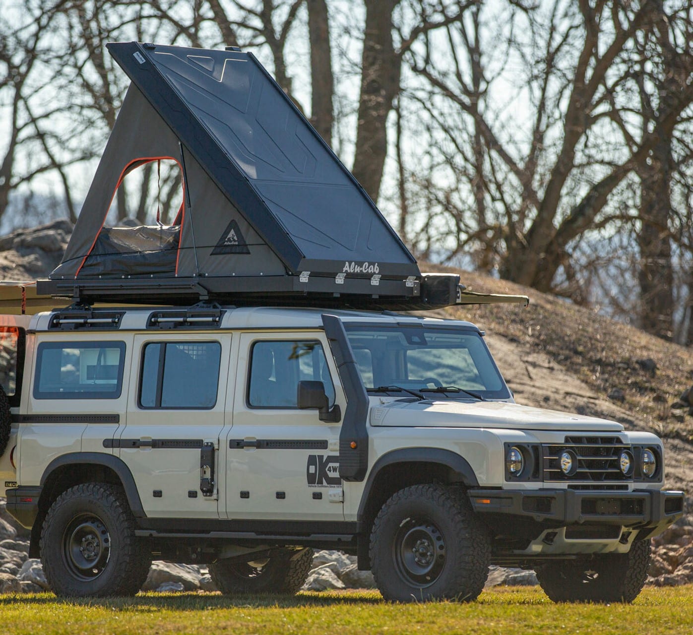 GEN 3-R INEOS GRENADIER ROOFTOP TENT WITH LOAD BAR & BRACKET